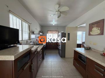 Casa de 3 habitaciones, Monterrey · Casa en Venta en La Rioja Sector Leiva | Fraccionamiento Privado, Carretera Nacional