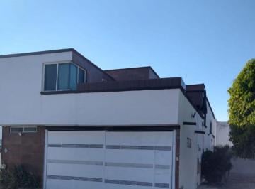 Casa de 3 habitaciones, Corregidora · Casa en Venta en Fracc. Mediterráneo, Corregidora, Qro