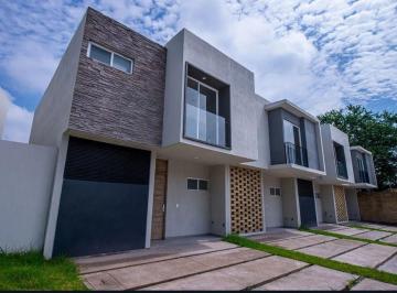 Casa · 97m² · 3 Recámaras · 2 Estacionamientos · Casa en Venta Sur de Guadalajara - Albazur a Estrenar