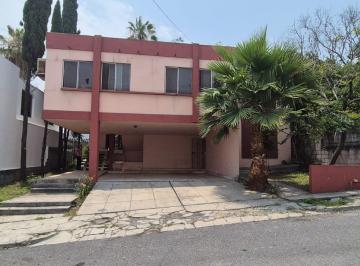 Casa · 233m² · 4 Recámaras · 2 Estacionamientos · Casa en Venta en Vista Hermosa