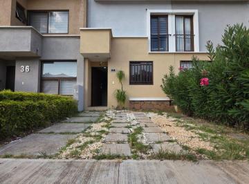 Casa de 2 habitaciones, Morelia · Casa en Renta Canarios Altozano