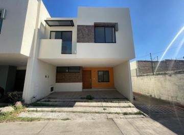 Casa · 168m² · 3 Recámaras · 2 Estacionamientos · Boulevard Mirasierra 3 Habitaciones 2 Niveles