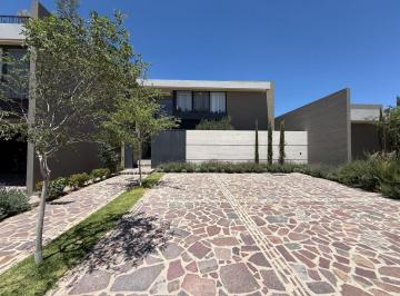 Casa de 4 habitaciones, León · Venta de Casa en La Campiña Francesa, León, Gto.