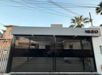 Casa de 3 habitaciones, Mexicali · Se Renta Casa Amueblada en Col. Nueva