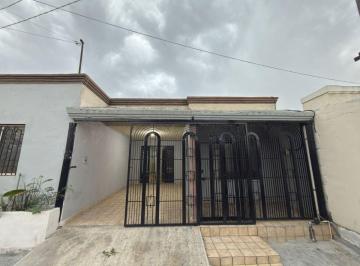 Casa · 130m² · 3 Recámaras · 2 Estacionamientos · Casa en Renta Amueblada en Torres de Santo Domingo