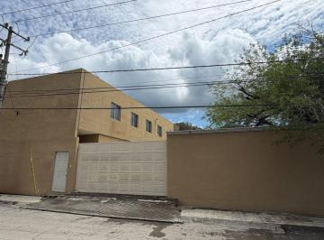 Casa de 5 habitaciones, Santiago · Casa en Venta en Santiago Zona El Yerbaniz