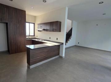 Casa de 3 habitaciones, Zapopan · Casa en Venta Solares Oportunidad