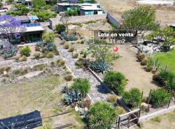 2eed798a53025e647e1cb61aa7eac3da4b4937dd4d82a26f1528edd1c4121632 · Terreno Residencial en San Miguel de Allende, Entorno Campestre y en Privada
