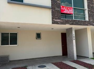 Casa de 3 habitaciones, Zapopan · Valle Imperial No 630 Casa 196 C. Olavarria Coto Almendros Seccion Bosques Ll