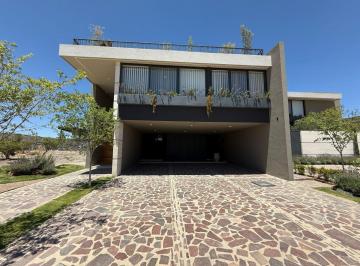 Casa de 4 habitaciones, León · Casa en Venta en La Campiña Francesa, León, Gto.