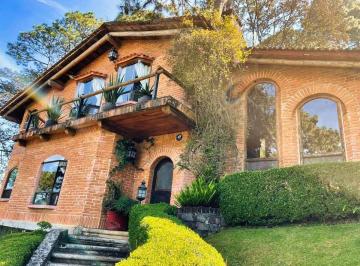 Casa de 4 habitaciones, Valle de Bravo · Se Vende Casa en Club de Golf Avandaro, Valle de Bravo.