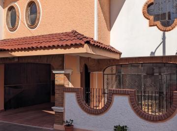 Casa en condominio de 3 habitaciones, Toluca · Casa en Venta en Toluca - Residencial Alameda, Privada con Portón Eléctrico