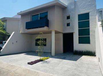 Casa de 3 habitaciones, Zapopan · Casa en Renta Dentro de Coto Zona Real