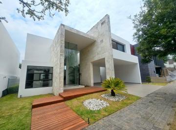 Casa · 498m² · 3 Recámaras · 3 Estacionamientos · Residencia en Venta Lomas de Angelopolis 1 $16,850,000