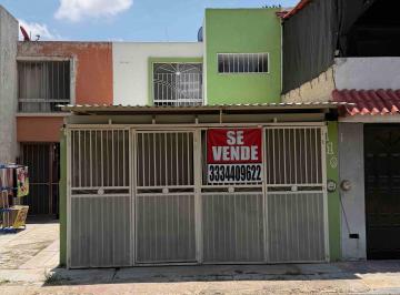 Casa en condominio 80m² Venta Valle Dorado · Bonita Casa en Venta en Coto Frente a Parque