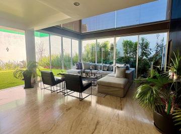 254d8f191fae8f72db56532f6a89d9a9897946c7067008733ce64fc5498bb20e · Casa con Jardín Privado y 3 Rec en San Jerónimo Lídice