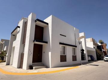 47a0464476d42871a7495fdaffb2a03aa23e5adac3de928f204ed8fdec961e9a · Casa en Venta en Santo Domingo