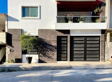 Casa · 317m² · 3 Recámaras · 1 Estacionamiento · Casa en Venta, Col. Felipe Carrillo Puerto, Cd. Madero.