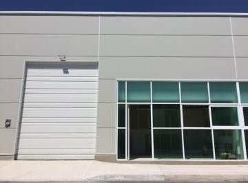 Bodega comercial · 200m² · 4 Estacionamientos · Bodega Industrial en Av Tlacote