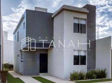 Casa de 3 habitaciones, Saltillo · Casa en Venta con Recámara en Planta Baja en Triana Residencial