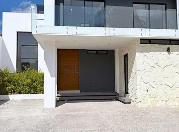 Casa de 3 habitaciones, León · Casa Nueva en Venta Ubicada en Gran Jardín con 3 Recamaras, 2.5 Baños y 3 Estacionamientos