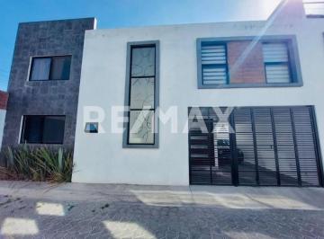 Casa · 161m² · 2 Recámaras · 2 Estacionamientos · Casa en Venta - (4)