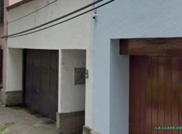 Casa de 5 habitaciones, Coyoacán · Casa en Calle Torresqui 8 Mz 159 Lt Fracc Dobarrio, Col. Santa Catarina, Coyoacán, Cdmx, C. P. 04330