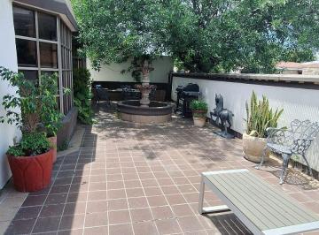Casa · 518m² · 3 Recámaras · 4 Estacionamientos · Casa en Jardines del Valle