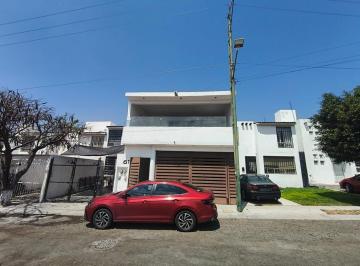 Casa · 105m² · 3 Recámaras · 2 Estacionamientos · Casa en Venta, Fraccionamiento Misión Mariana, Corregidora, Qro.