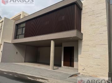 Casa · 315m² · 3 Recámaras · 3 Estacionamientos · Casa en Venta en Altares Residencial