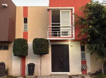 Casa de 3 habitaciones, Tijuana · Casa de 3 Recamaras, 2.5 Banos, Estacionamiento Para 2 Caros