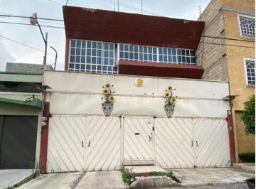 Casa de 4 habitaciones, Coyoacán · Casa en Venta en Presidentes Ejidales 1ra Secion Tm