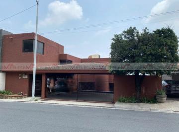 Casa · 267m² · 3 Recámaras · 2 Estacionamientos · Casa en Venta en Cumbres
