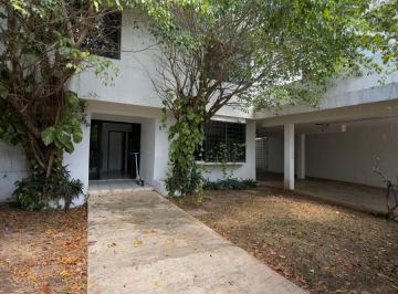 Casa uso de suelo de 5 habitaciones, Benito Juárez · Casa con 5 Recámaras en Renta en Supermanzana 3, 160 m² Terreno
