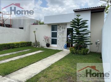 Casa · 225m² · 2 Recámaras · 2 Estacionamientos · Casa 1 Planta con Hermoso Jardín en Venta
