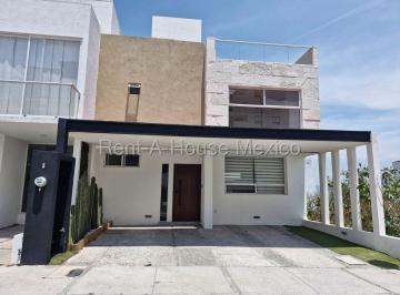 Casa · 132m² · 3 Recámaras · 2 Estacionamientos · Casa en Renta de 3 Recamaras en Zibatá