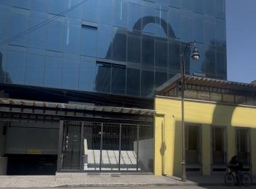 Edificio · 4950m² · 39 Estacionamientos · Edificio Comercial en Renta