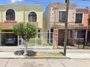 Casa de 3 habitaciones, Aguascalientes · Venta de Casa en Bulevares, Aguascalientes.