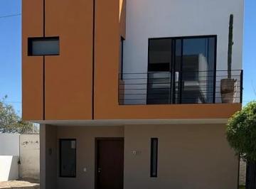 Casa en condominio de 3 habitaciones, Zapopan · Casa en Venta y Renta en Parques Vallarta | 3 Recámaras + Estudio + Roof