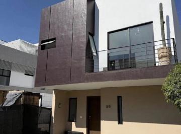 Casa en condominio de 3 habitaciones, Zapopan · Casa en Venta y Renta en Parques Vallarta | 3 Recámaras + Estudio + Roof