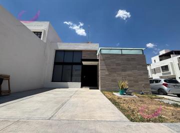 Casa en condominio · 112m² · 2 Recámaras · 2 Estacionamientos · Casa en Venta de un Piso en San Gerardo, Aguascalientes