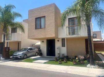 Casa de 3 habitaciones, Corregidora · Casa en Venta en Puerta Real, Corregidora, Querétaro