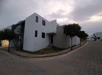 Casa · 146m² · 3 Recámaras · 2 Estacionamientos · Venta Casa en Angelopolis Puebla, 3 Habitaciones en Esquina