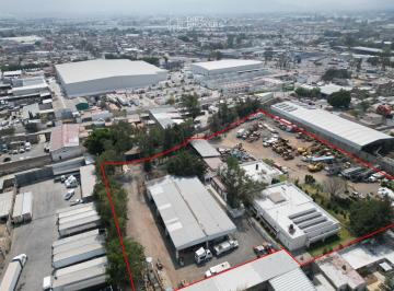 Bodega comercial , San Pedro Tlaquepaque · Bodega en Venta - Jardines de Santa Maria, Tlaquepaque.