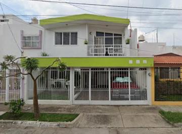 Casa de 4 habitaciones, Guadalajara · Venta de Casa en Jardines del Country, Guadalajara, Jalisco.