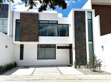 Casa de 3 habitaciones, Mineral de la Reforma · Excelente Casa Montreal – 4 Recámaras | 1 en Planta Baja con Baño Completo | Equipada