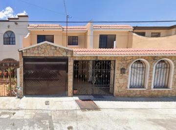 Casa de 4 habitaciones, Saltillo · Venta de Casa en Républica Oriente, Saltillo, Coahuila.