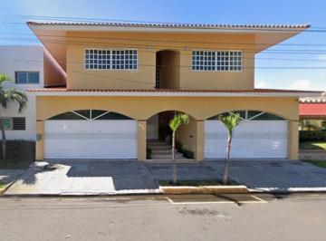 Casa de 4 habitaciones, San Andrés Tuxtla · Venta de Casa en Costa de Oro Veracruz.
