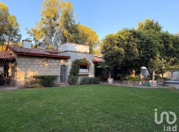 Casa · 333m² · 3 Recámaras · 6 Estacionamientos · Casa en Venta de un Piso en Jurica, Queretaro