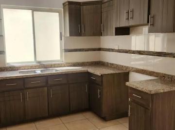 1 · Casa en Privada Cerrada Cerca de La Uane